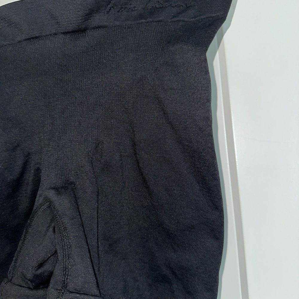 Gloria Vanderbilt Lightweight Stretch Biker Shorts Black M - Picture 3 of 4